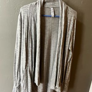 Grey athleta pranayama wrap